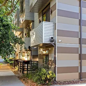 Luxurious Brownstone Retreat - Walk To Dt/golden1 Sacramento