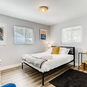 Smart Eclectic Art House Near Uc Davis Med Center Sacramento